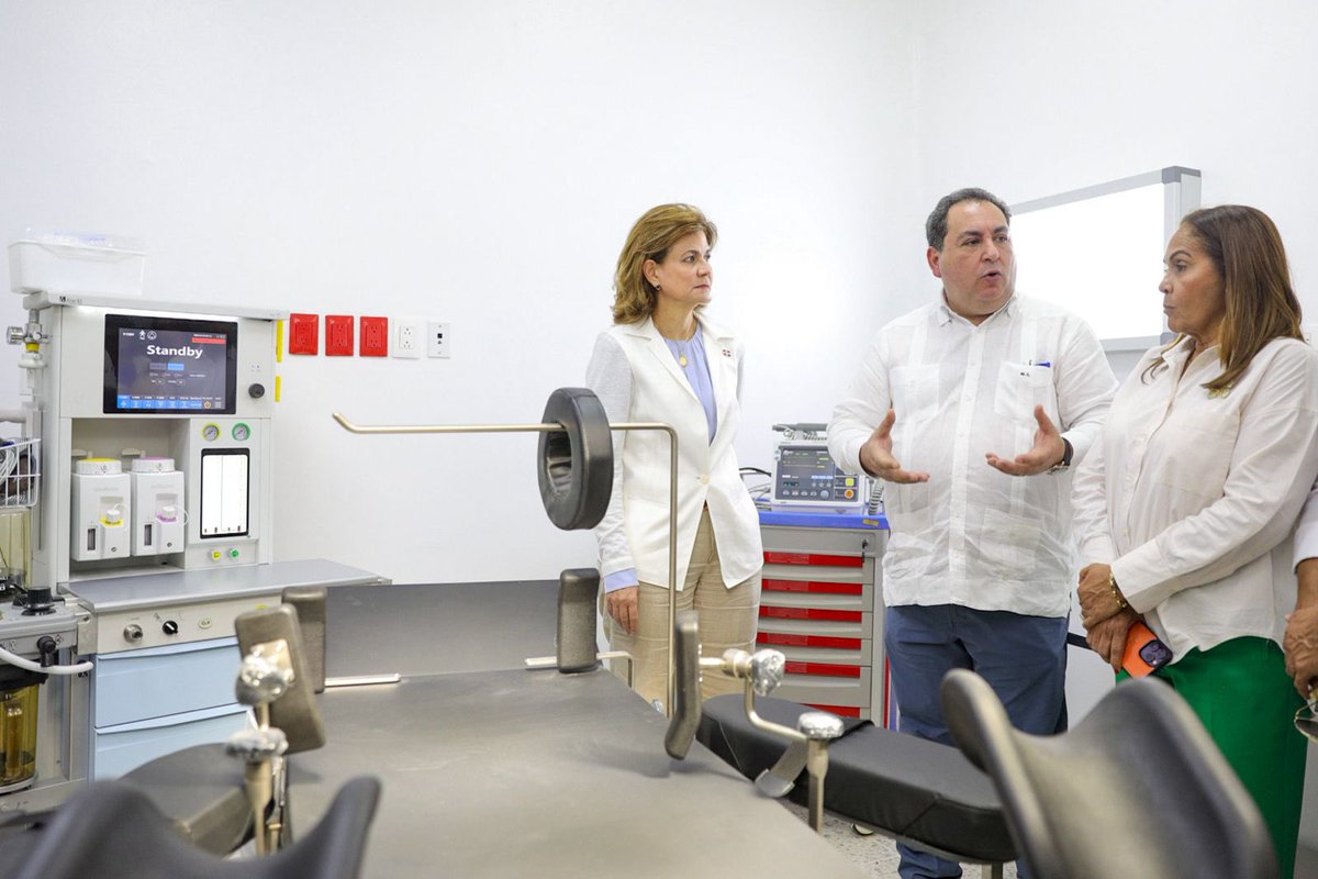 drmariolama's tweet photo. 📍Duarte

Mira qué lindo quedó el Hospital Municipal #Arenoso!

Nuestra vicepresidenta @RaquelPenaVice dejó #hoy en funcionamiento la segunda y última etapa del remozamiento y equipamiento de este hospital y así continuar asegurando más calidad en salud y verdadero desarrollo.

@luisabinader @SNSRDO @SaludPublicaRD @Comunicaciondo 

#SNSAvanza
#HospitalMunicipalArenoso