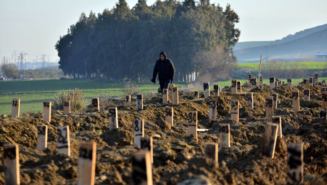 Bir gün sevdikleri ile uyudular hiç tanımadıkları insanların yanına gömüldüler.. #6subat2023