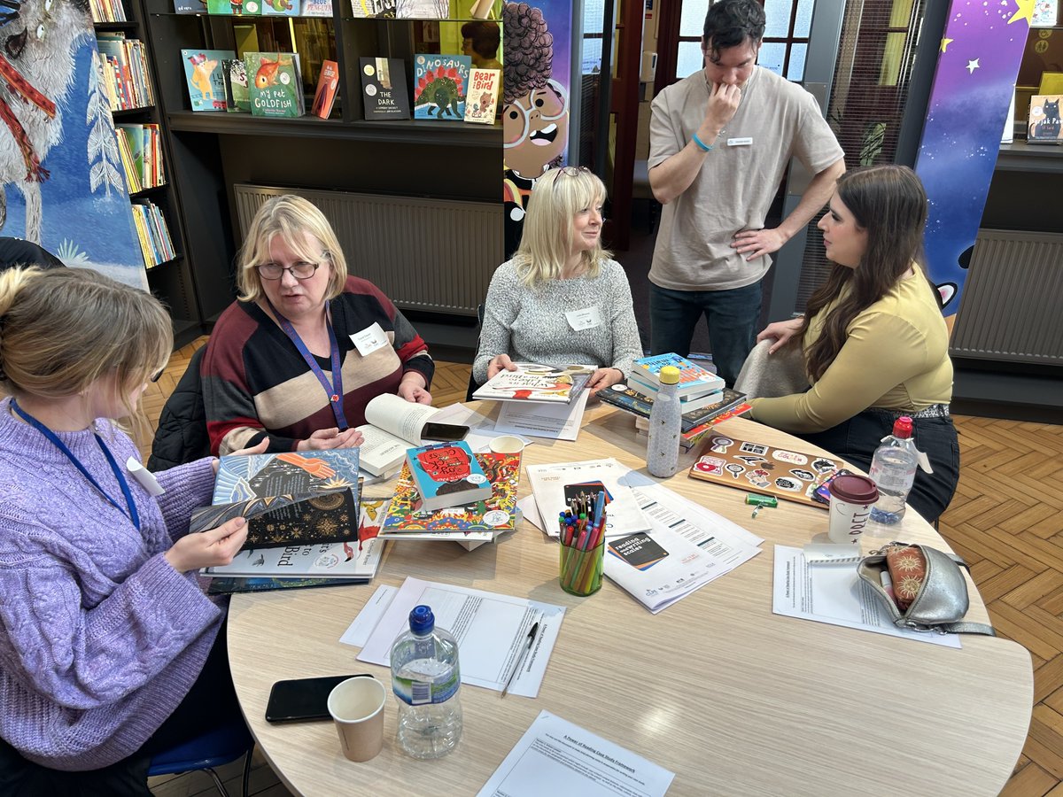 jejr100's tweet photo. A quite excellent start to February, launching the penultimate @clpe1 #PowerofReading cohort in a packed #LiteracyLibrary, great Associate School representation — not least facilitator Jacob Wahab —  determined attendees all the way from Walsall, and wunderkind @Joetoddstanton! https://t.co/tLATofOwyI