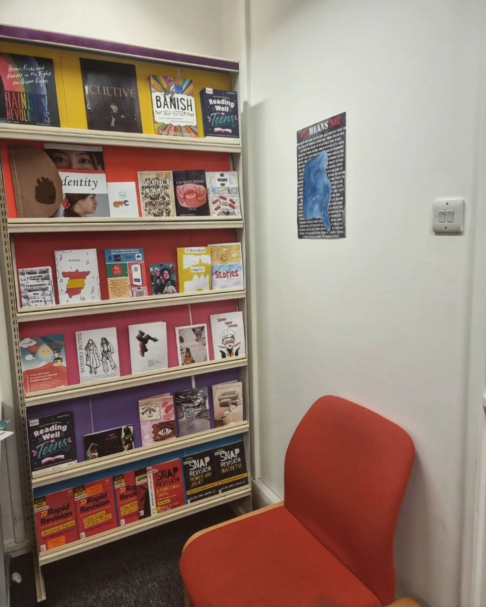 Im_Negomi's tweet image. Tonight we held @Better_Balham #TeenBookClub in the Teen Library!
The teens now have their own space surrounded by their own books to chat &amp;amp; laugh, &amp;amp; get inspired by the incredible collection of zines made by local 6th form school SFX ! @SFX6thForm
@wandsworthlibs 
#BalhamLibrary