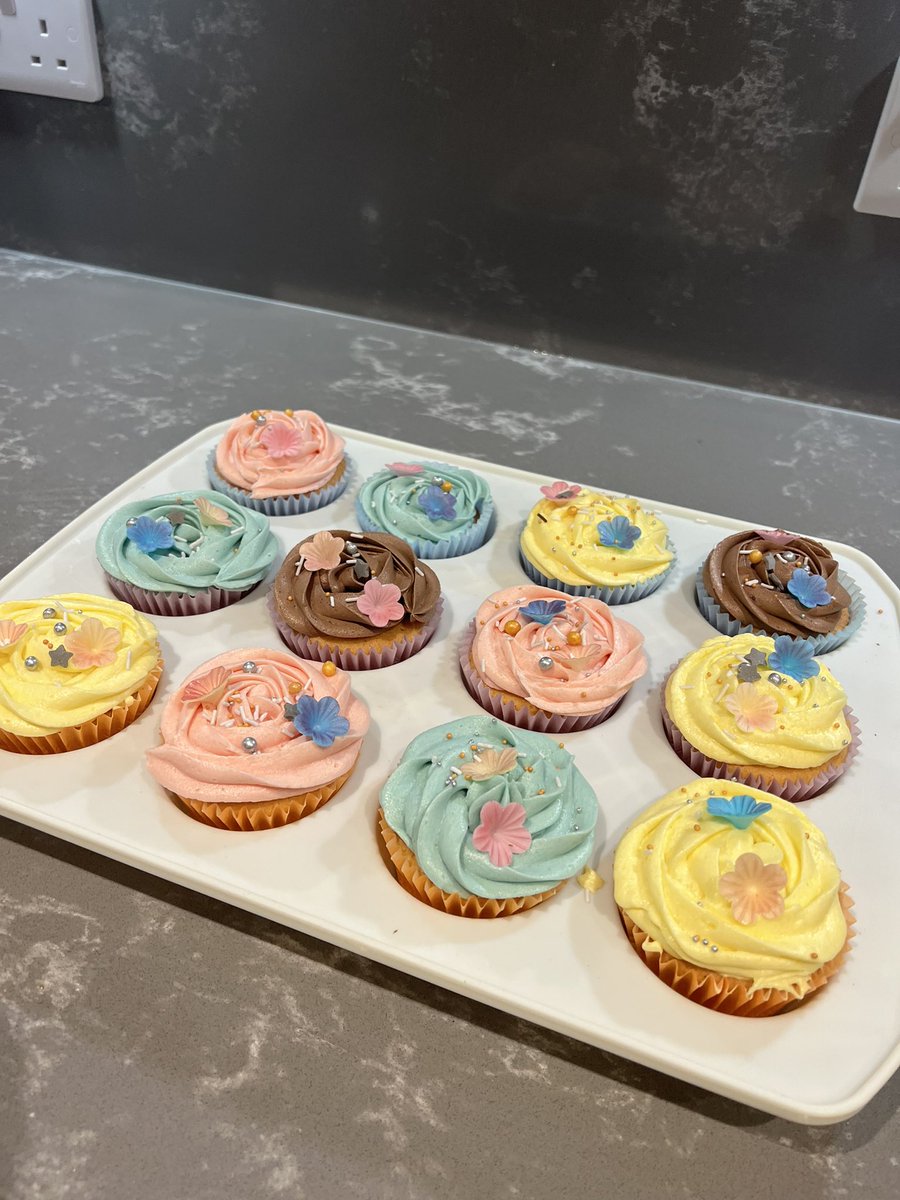 CarrieMerry's tweet photo. Cakes ready for the cuppa for cancer care at Viking Day Unit tomorrow raising money for @HfTcharity 
Thank you @Lauren_merry_  for making them for us. 
If any of my lovely colleagues are passing please pop in for a cuppa and a cake @ekhuft https://t.co/OwxrwsWmY0