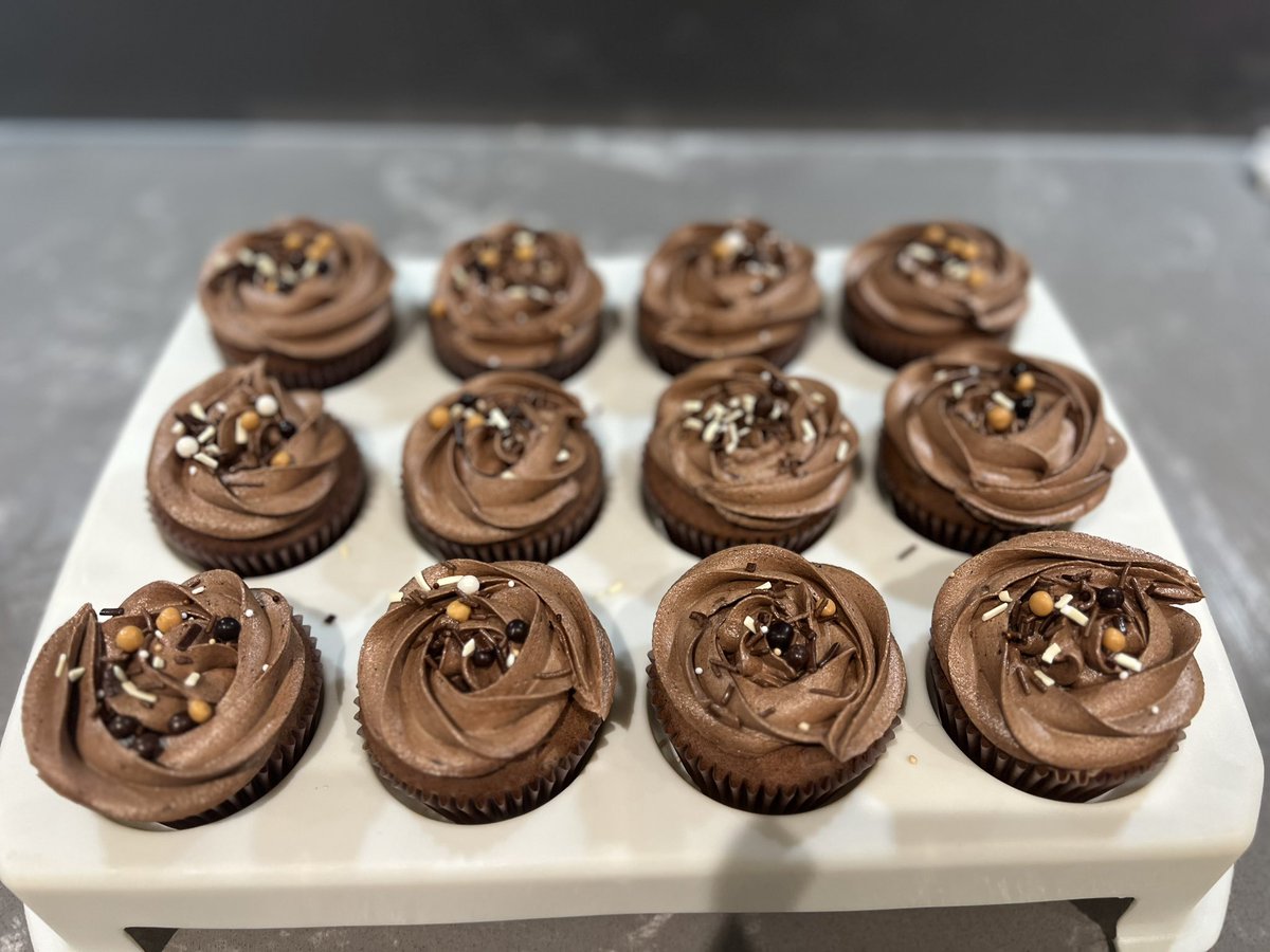 CarrieMerry's tweet photo. Cakes ready for the cuppa for cancer care at Viking Day Unit tomorrow raising money for @HfTcharity 
Thank you @Lauren_merry_  for making them for us. 
If any of my lovely colleagues are passing please pop in for a cuppa and a cake @ekhuft https://t.co/OwxrwsWmY0