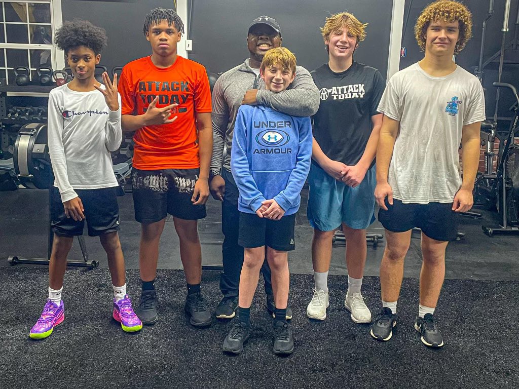 Nevin Whitaker ✞ tweet media