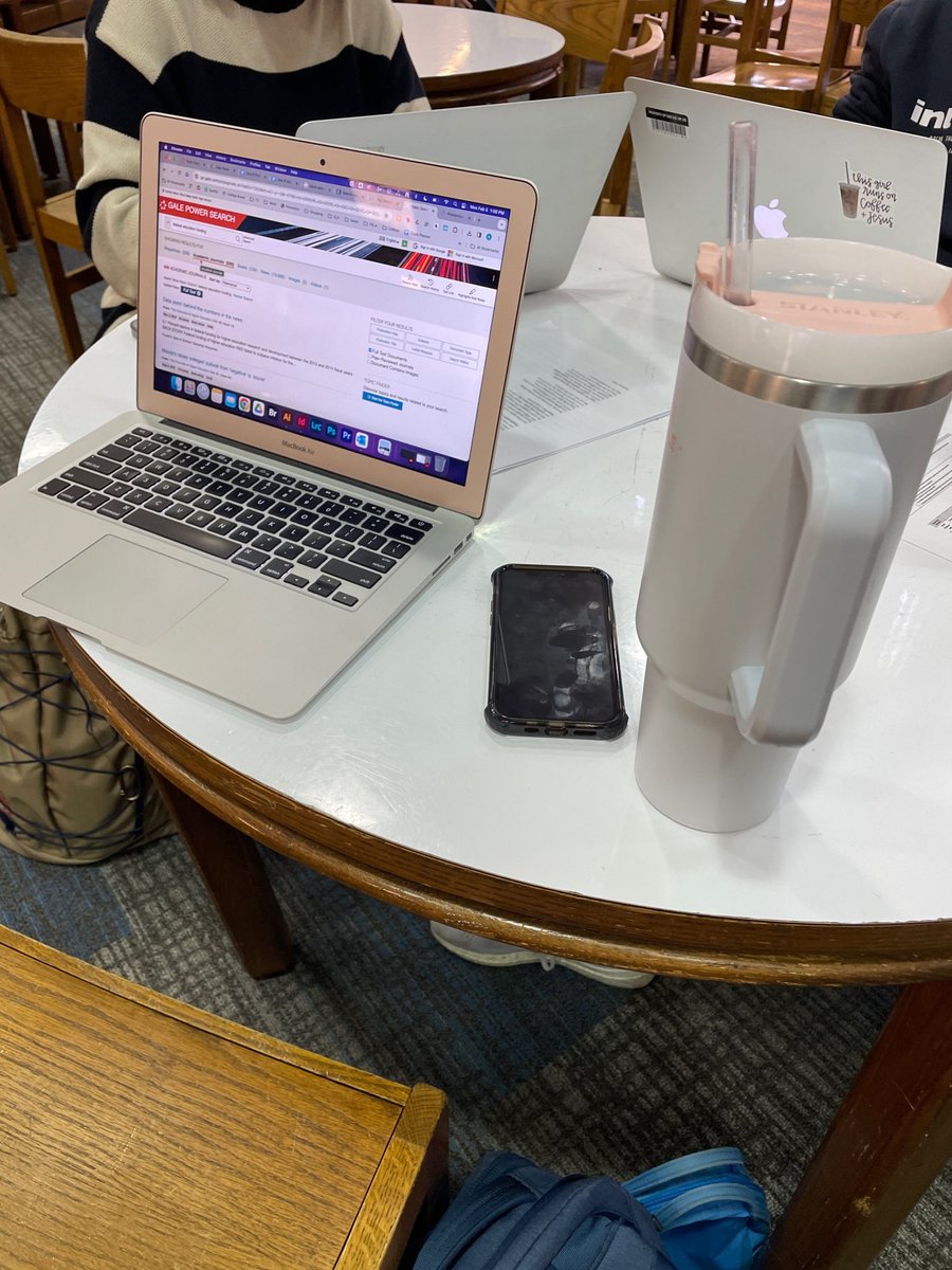 AP Lit working on Notetaking, Physical Science starting an element research project! The library is jumping with a ton of research! #schoollibrariesFTW