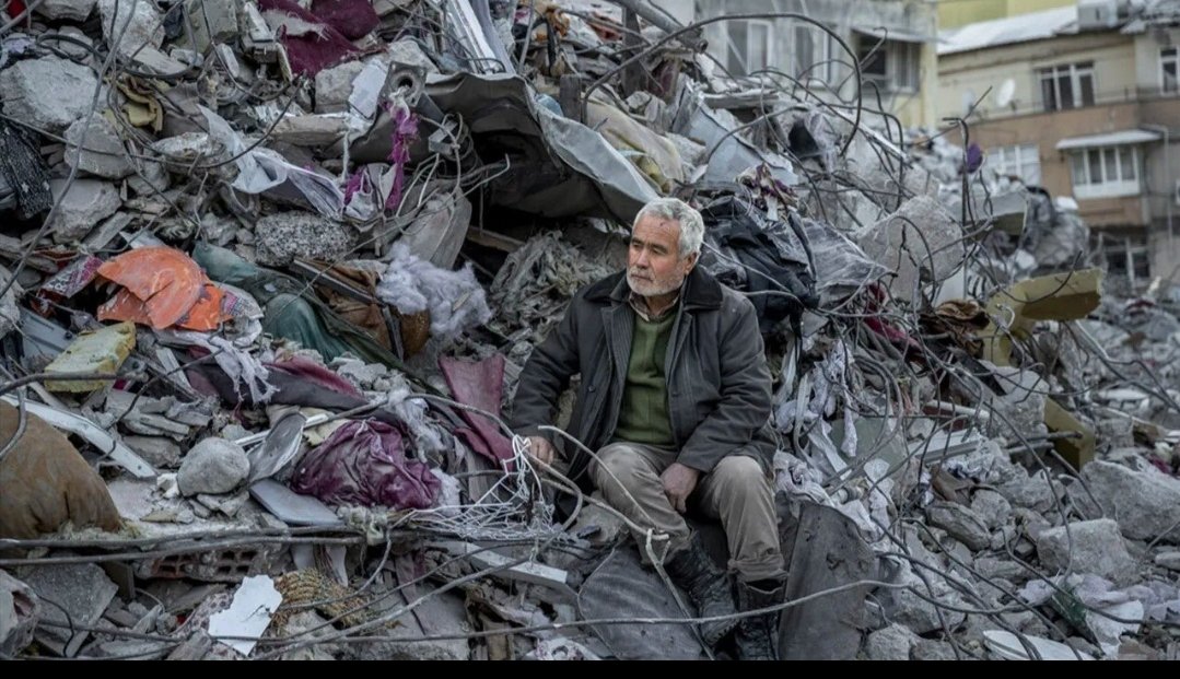 6 Subat depreminde cok canimiz gitti, gidenlerle birlikte de çok canımız yandı. Bir yıl geçti ama acı hala sıcak binlerce yürekte. Soğuyacak gibi de değil. Hayatını kaybedenlere Allah'tan rahmet, geride kalanlara sabır diliyoruz. 
#Hatay #6subat #Kahramanmaraş #6SubatDepremleri