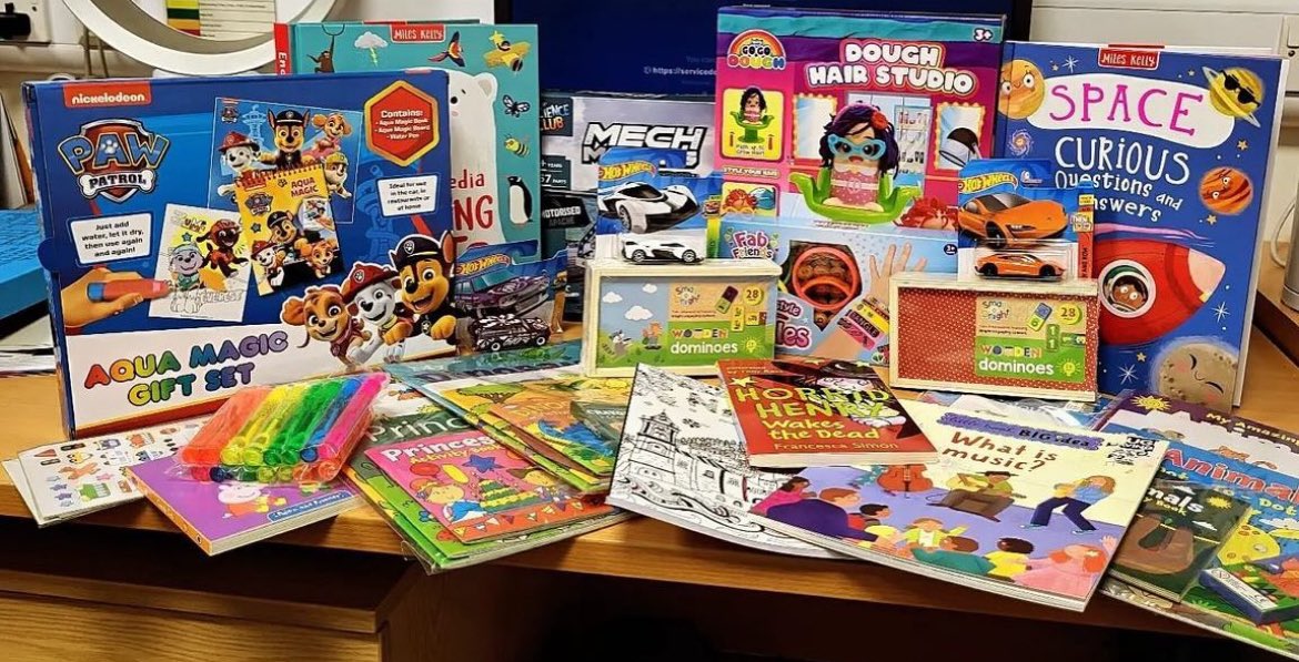 cfcf_bristol's tweet image. Some gifts donated by the Comfort Fund to support the children with Cystic Fibrosis at Bristol children’s hospital,  some little treats for when they are super brave having procedures done to keep them well 💛💙 #SupportCF #CysticFibrosis #BristolChildrensHospital