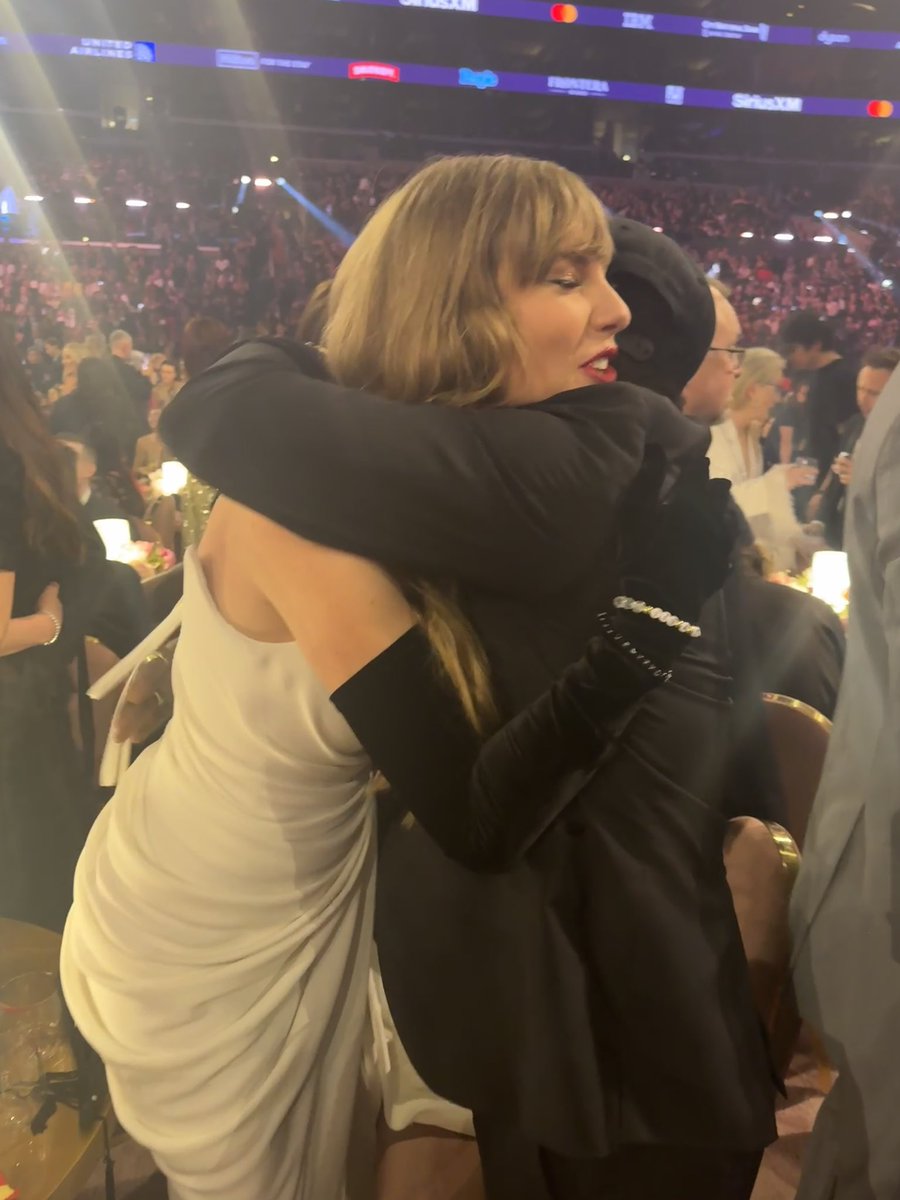 FlavorFlav's tweet photo. MOTHER AND FATHER TIME
Taylor Swift x Flavor Flav
Tick Tick Tick ⏰ https://t.co/CZGT2XMs1Q