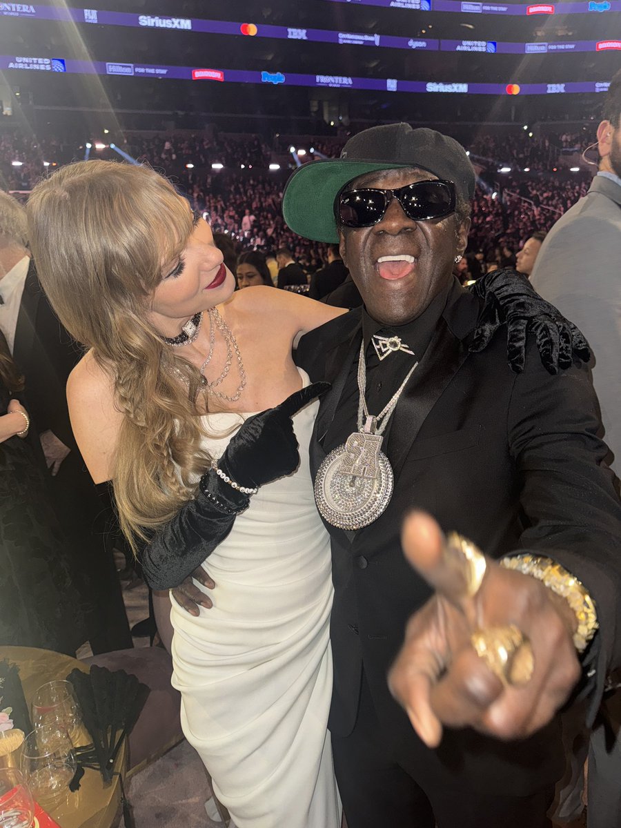 FlavorFlav's tweet photo. MOTHER AND FATHER TIME
Taylor Swift x Flavor Flav
Tick Tick Tick ⏰ https://t.co/CZGT2XMs1Q