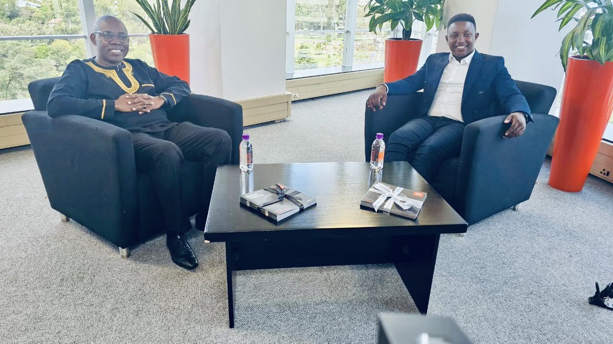 lgmpedi's tweet image. #Vibrant day at @go2uj 🌟 Watch the shared video welcoming all first years, returning students and staff: youtu.be/8uuoov4MwPU 📹 Campus is buzzing with life! Coming soon, is my interview with UJTV, discussing our journey &amp;amp; contributions to SA democracy &amp;amp; more! 📚 #UjAllTheWay