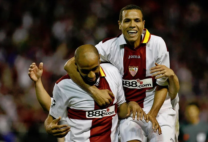 ElSevillanoFC's tweet photo. pero qué haceis Isaac Romero y En-Nesyri? https://t.co/cCHMvGlBgm
