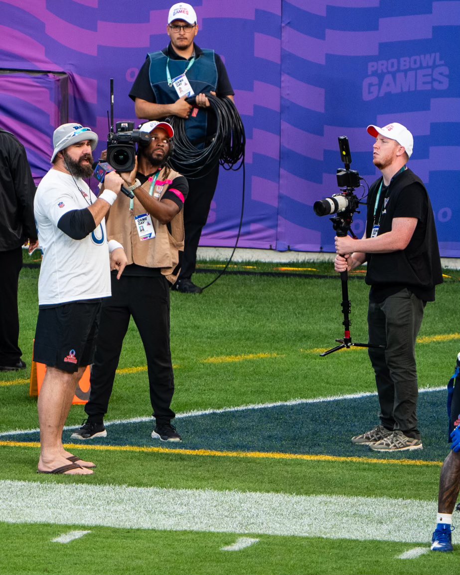 TapekageProd's tweet photo. I’m officially a 1X Pro Bowler
Thanks NFL ❤️
I had a great week with some very talented Creatives. I’m appreciating the time here 
Photos by @te_bates and @BerkshireAaron https://t.co/mPlNKgV2LD