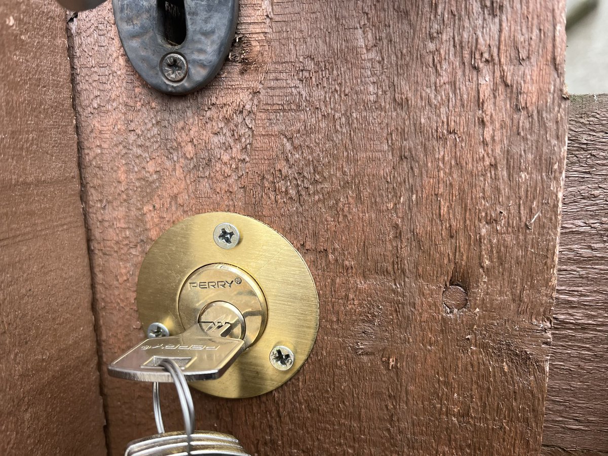 bonnyrigglocks's tweet image. Fitted a high security Gate lock in Roslin Midlothian today.
#locksmithdalkeith
#pentlandlocksmiths 
#gatelocks #midlothianlocksmith