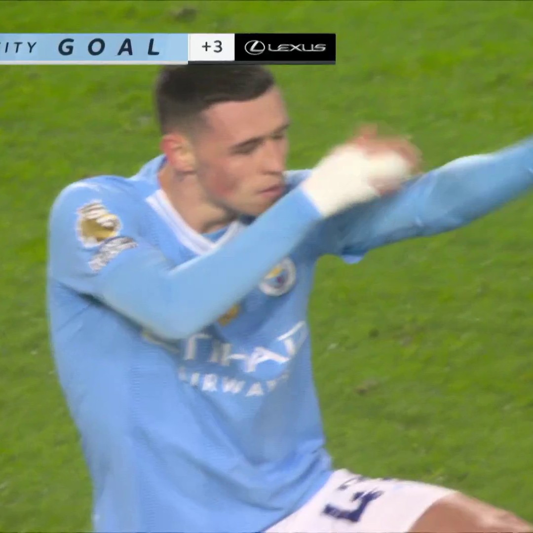 Phil Foden finds an equalizer for Man City in the final moments of the first half! ⏱️