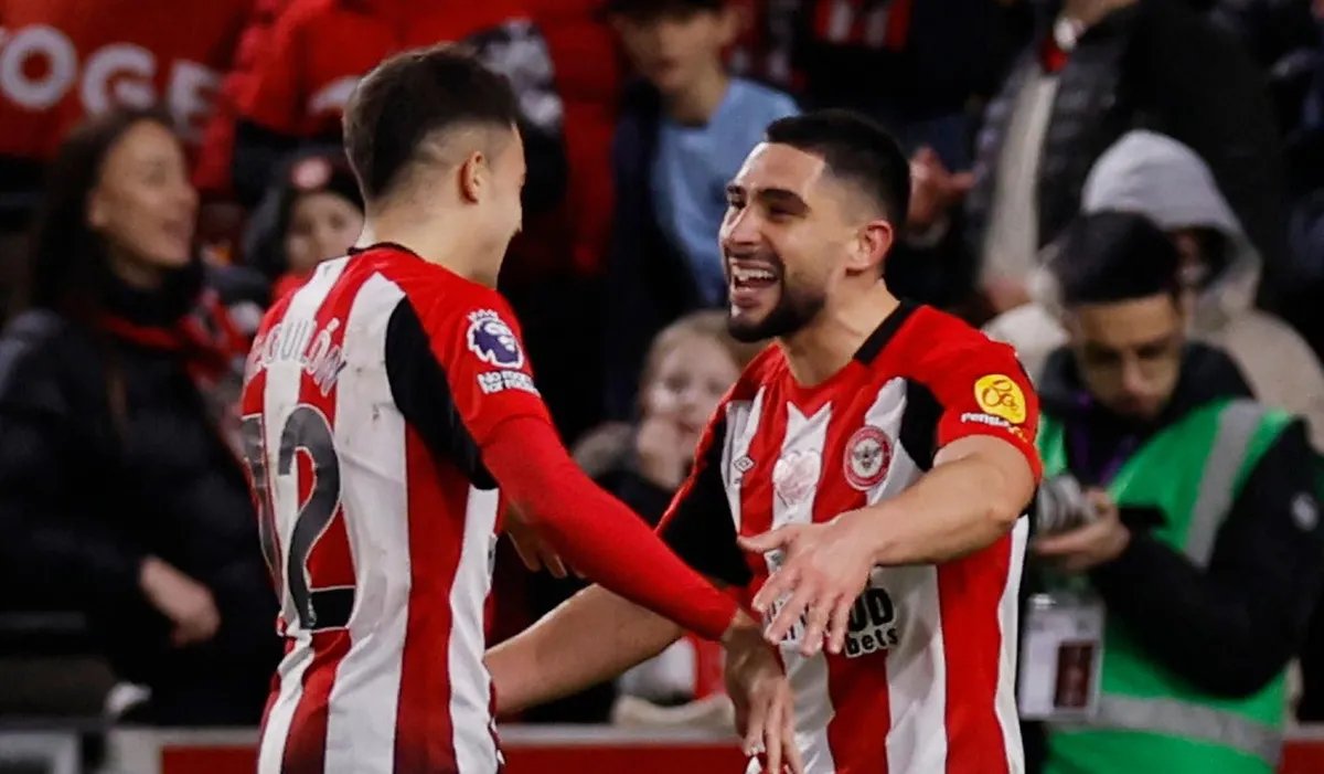 sportybetgh's tweet photo. Goal! 
Brentford takes the lead thanks to Neal Maupay's right footed shot from the centre of the box to the bottom left corner assisted by Mark Flekken.

Brentford 1️⃣ - 0️⃣Manchester City 
#Getsporty #Brentford #ManCity #BREMCI #EPL #EPLtoday https://t.co/j1NRuATeNH