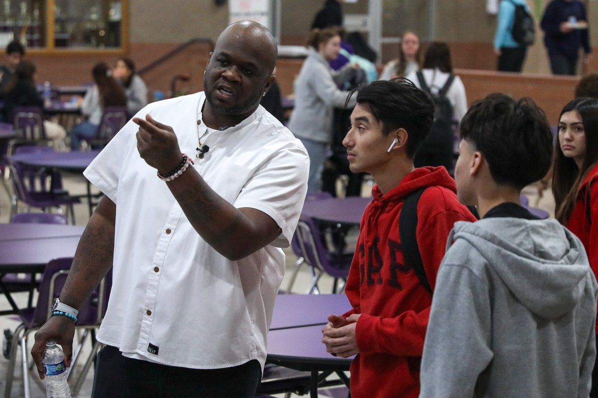 We loved having chef Tavel Bristol-Joseph share his passion and love for food with our scholars at <a href="/AlvaradoHigh/">Alvarado High School</a>  today! #AlvaradoExcellence

More photos: flic.kr/s/aHBqjBd5AP