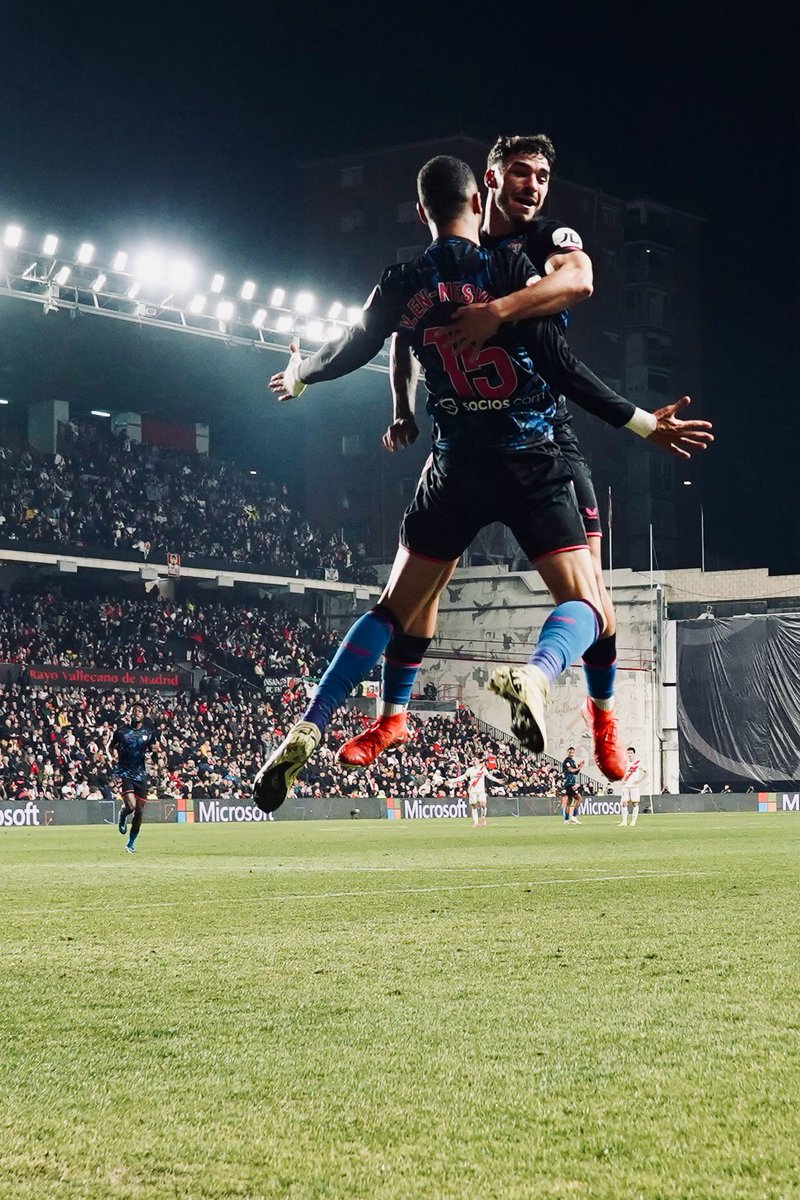 SevillaFC's tweet photo. Primer gol                                 Segundo gol https://t.co/CqsTWGiitL
