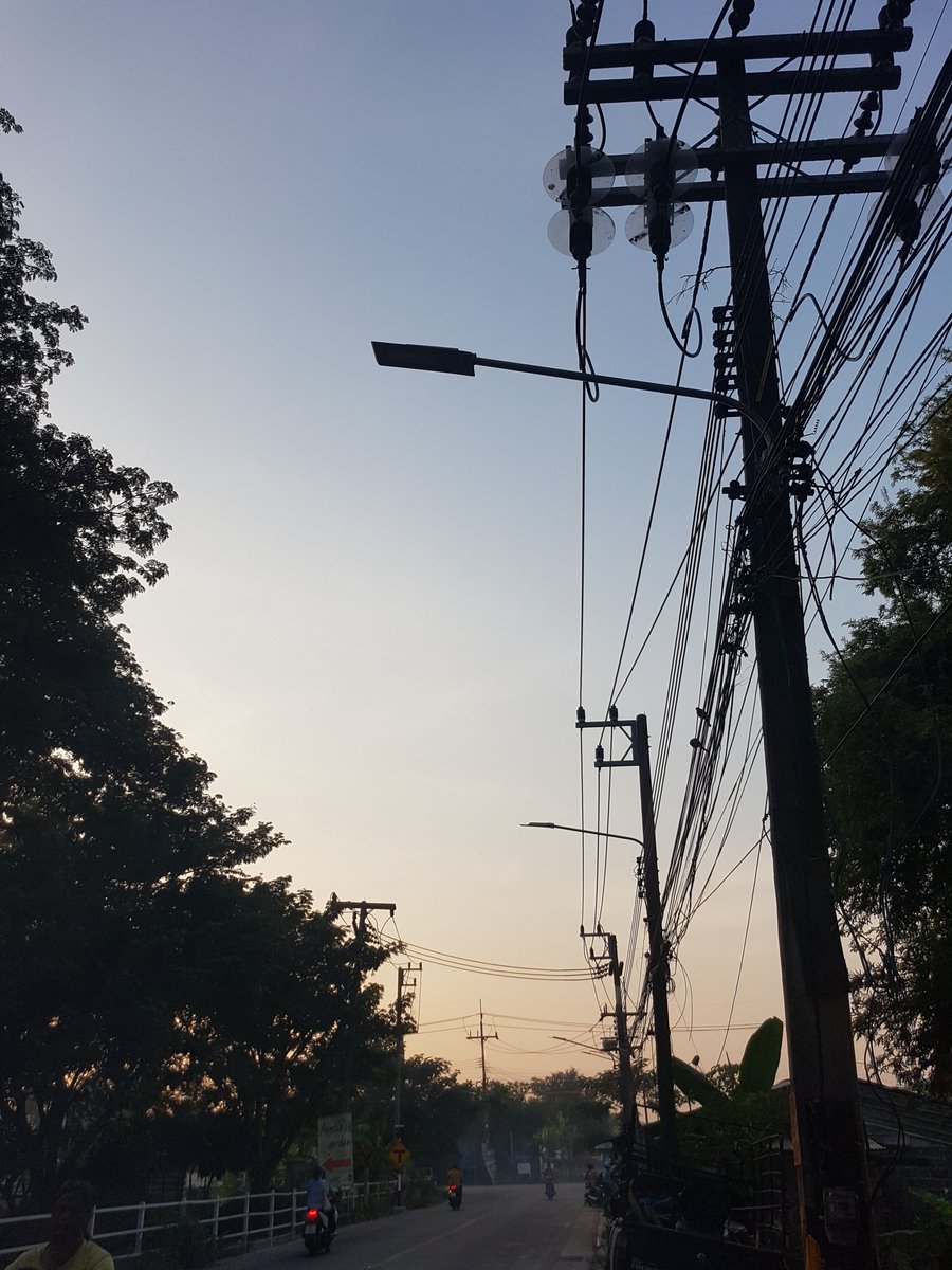 kitKatcoke28's tweet photo. หาเสาวฟิวแฟนมีมั้ยครับเหงา #คลอง3 #รังสิต #คลองหลวง https://t.co/YIvW8iWVPV