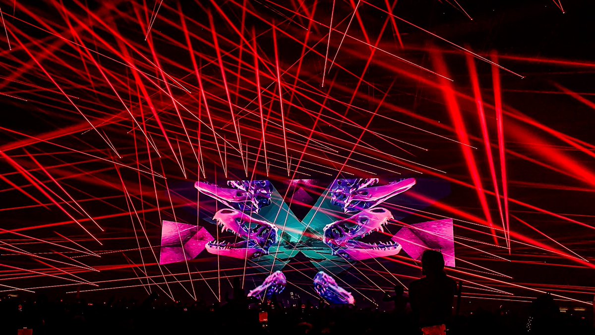 andreasuxx's tweet photo. Svdden Jeff visuals were a whole ass vibe 😮‍💨 https://t.co/qALAJtbNVr