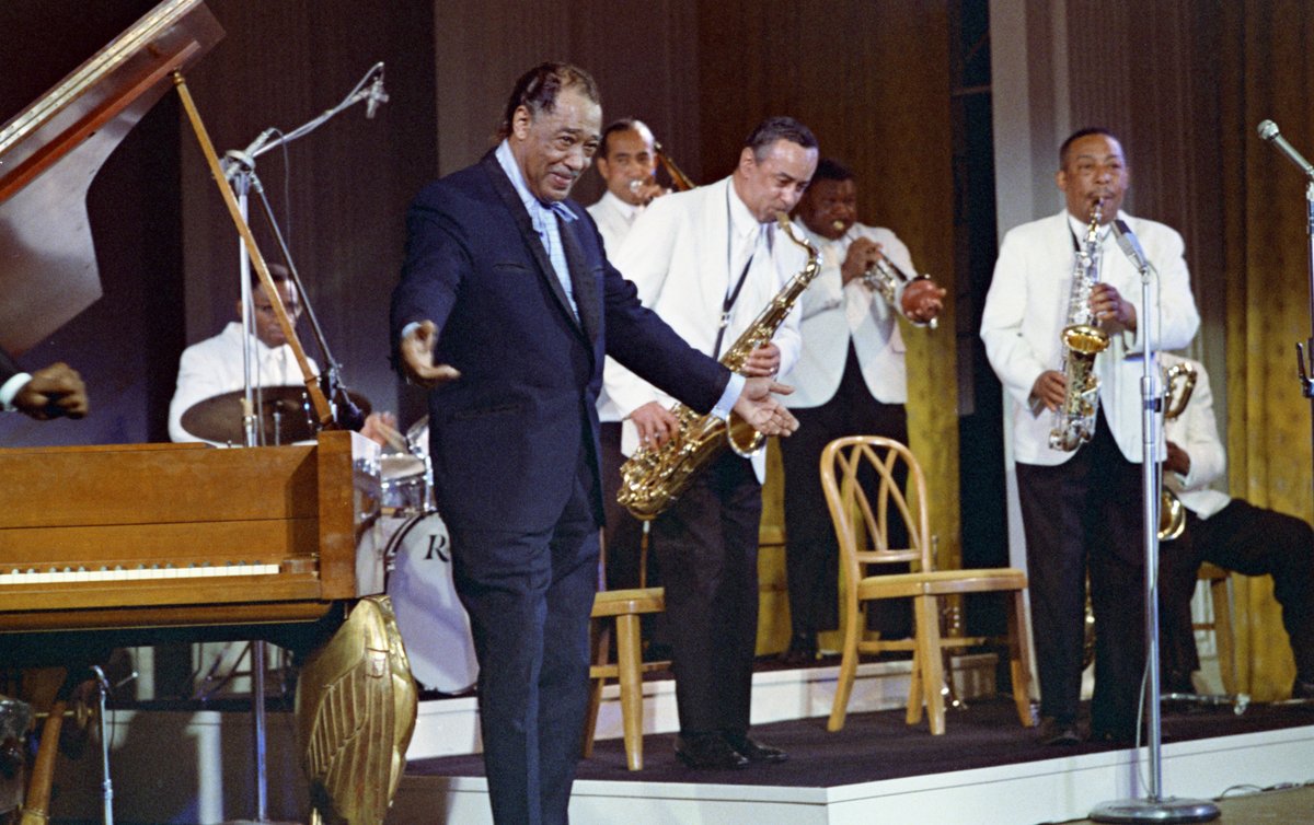 LBJLibrary's tweet photo. From classical melodies to modern beats, music has always filled the halls of the #WhiteHouse, a tradition that resonated particularly strongly during the #JohnsonAdministration.
Experience the complex story of American music through 100+ iconic objects: https://t.co/o0Qdjcgexg https://t.co/v4PmFWTt7d