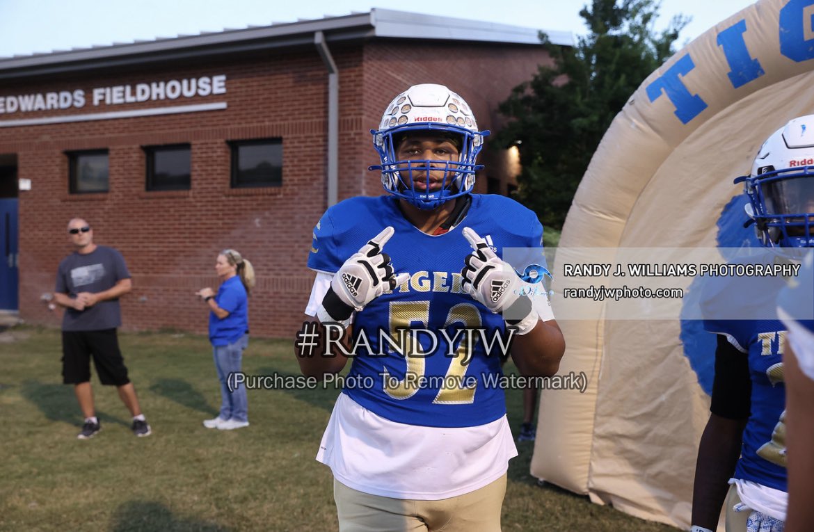 I WILL BE ANNOUNCING MY COMMITMENT FEBRUARY 7TH @ 630🚨🚨🚨
<a href="/shonb82/">Deshon Brock</a> <a href="/TimKing04/">Tim King</a> @CoachWagBI <a href="/GTRfootball/">Chester Brown</a> <a href="/RecruitGeorgia/">Recruit Georgia</a> <a href="/Rivals/">Rivals</a> <a href="/RivalsFriedman/">Adam Friedman</a>