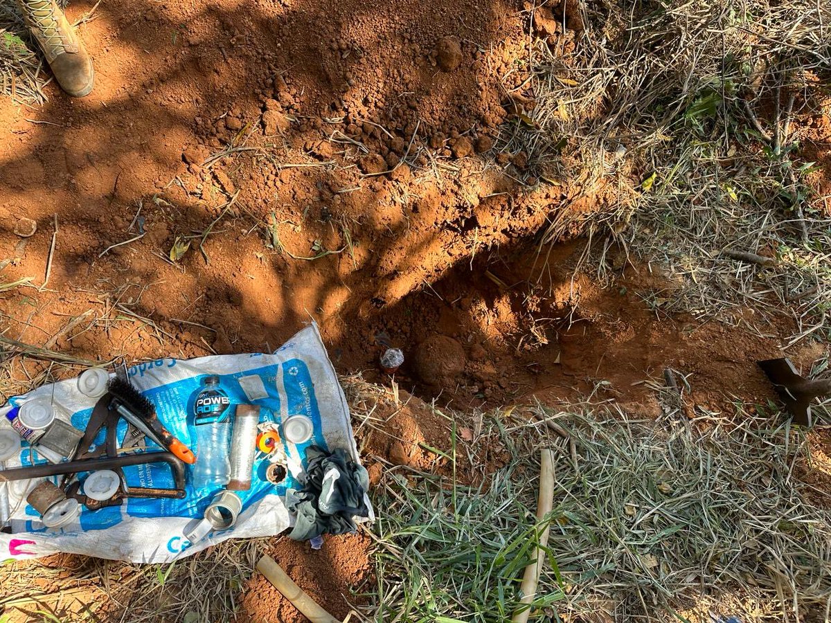 rioaxaca's tweet photo. #Oaxaca #Huachicoleo Localiza @SSPC_GobOax toma clandestina de hidrocarburo en el Istmo de Tehuantepec https://t.co/FQ8tjasaUu https://t.co/kKJzwZqJMh