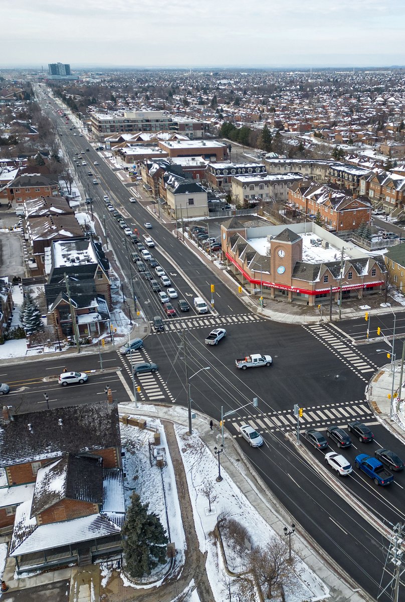YorkRegionGovt's tweet photo. Road widening and resurfacing on Major Mackenzie Drive, Jane Street to Keele Street, is complete. This project improved traffic operations and access to local businesses. Thank you @City_of_Vaughan community for your patience during construction. #MoveYR https://t.co/TrrmY786QW https://t.co/4vAusAGLjM