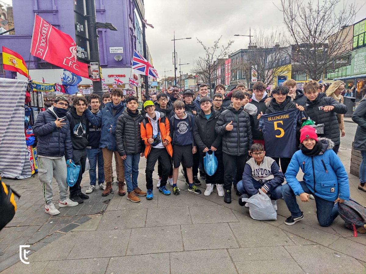 ColegioTajamar's tweet image. LONDRES 🇬🇧 ¿Sabías que es la ciudad más grande de Europa Occidental? Es casi tres veces Madrid con 1570 Km2. Un grupo de alumnos de 3º de Secundaria ha realizado allí una experiencia de inmersión cultural y lingüística para prepararse para el examen del FIRST.

#Secundaria #Insti