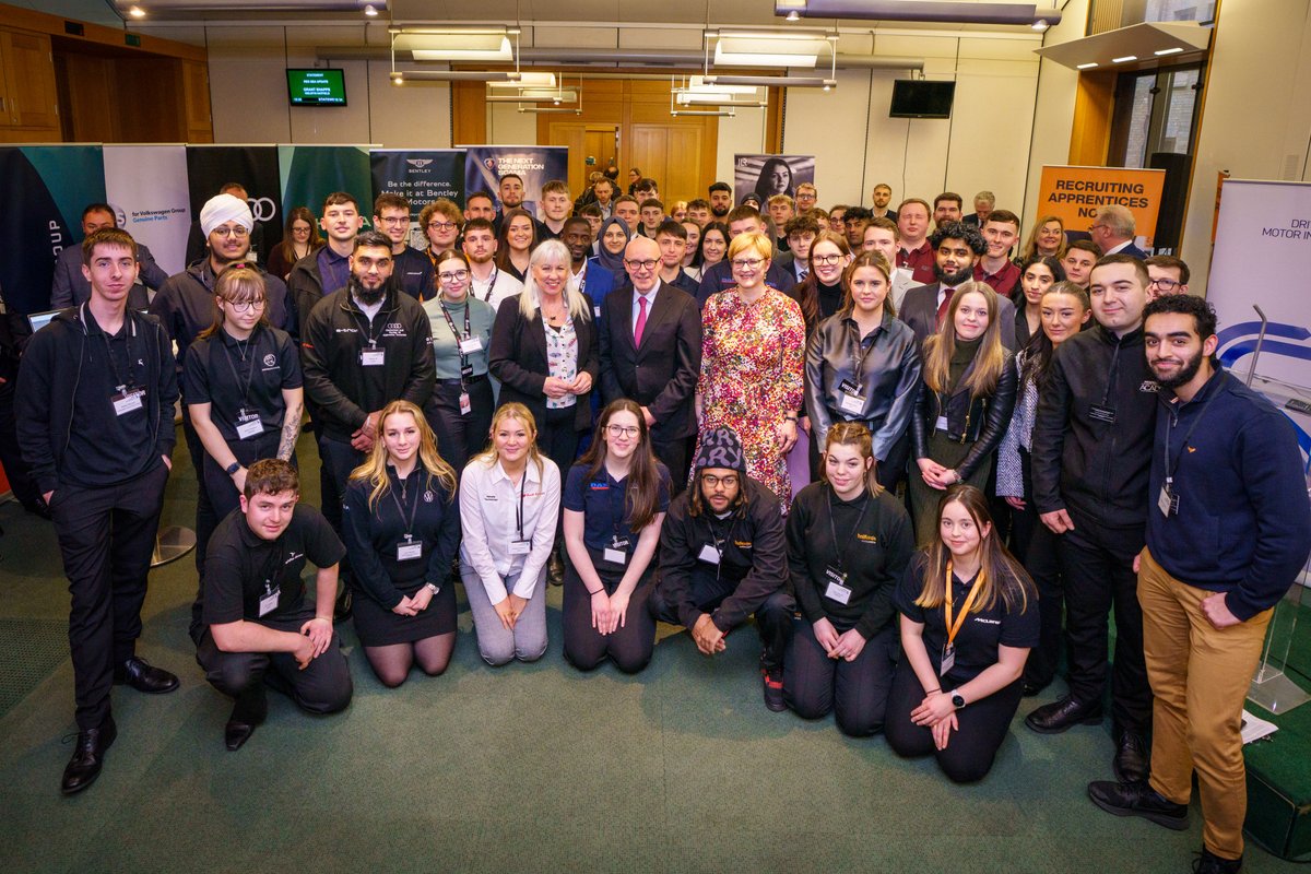 Fantastic to welcome so many apprentices to our SMMT Parliamentary Skills Reception for #NAW2024 @ADLbus @astonmartin @BentleyMotors @BMW_UK @CaterpillarInc @Cummins @forduk @Halfords_uk @IVECOUK @JLR_News @McLarenAuto @NissanUK @ScaniaUK @Stellantis @ToyotaUK @UKVolkswagen