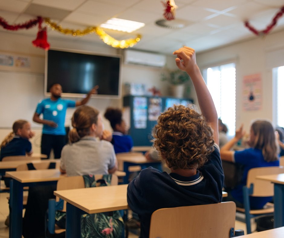 Youth_Nex's tweet image. How do we ensure that #students of color feel #respected? #StudentsOfColor bear the invisible weight of #SystemicRacism on a daily basis in #schools. Read all the ##recommendations for educators from a recent #ResearchStudy -&amp;gt; education.virginia.edu/news-stories/b…