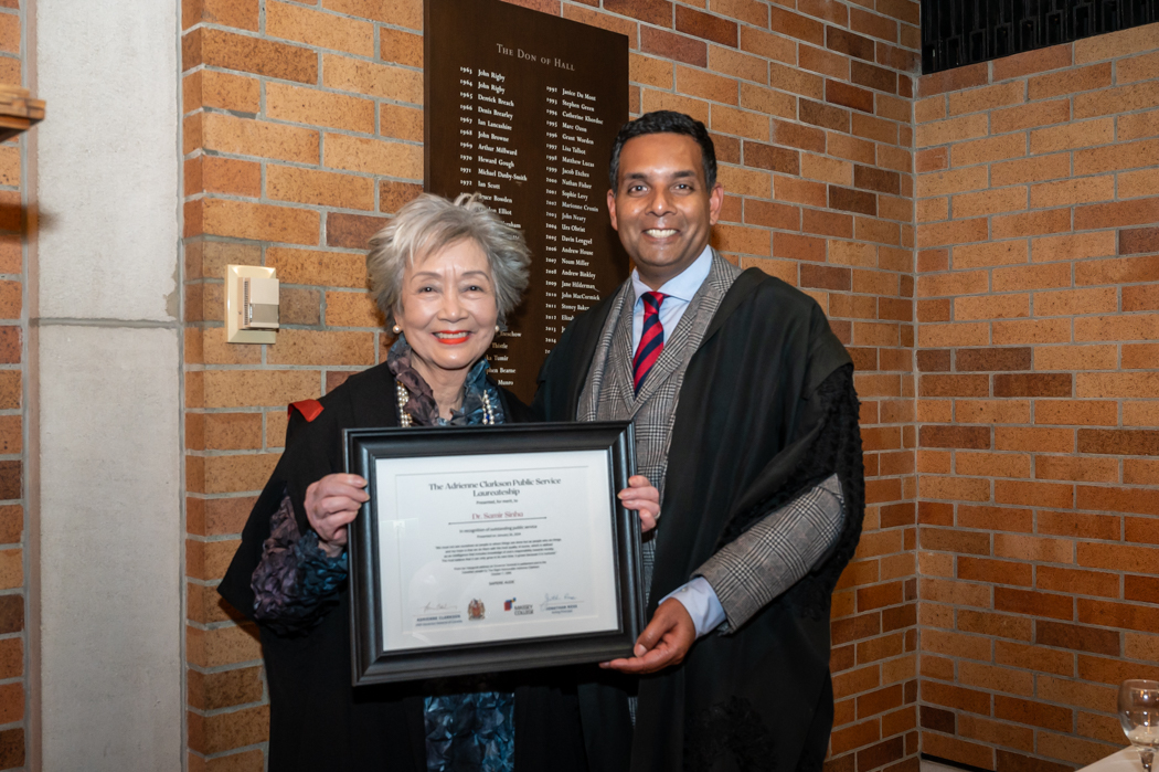 SinaiGeriatrics's tweet photo. Congratulations to @SinaiHealth/@UHN Director of Geriatrics, @DrSamirSinha, on receiving the Clarkson Laureateship for Public Service award from Massey College - the highest award for volunteering and public service at Massey College.

Photo by: Lisa Sakulensky https://t.co/Y5VLP43HQ9