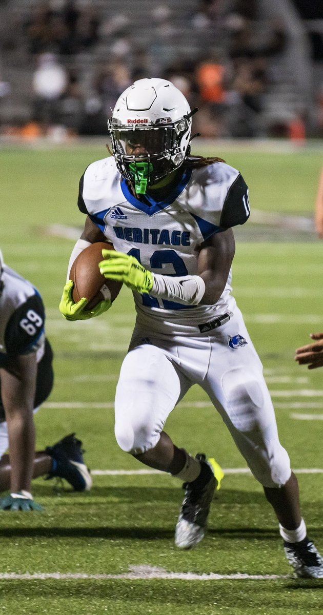 ScottRaymond7's tweet photo. Who will Heritage Panther RB/DB TD machine Tayshawn Benson sign his NLI with? Stay tuned Wednesday Feb 7 at 4:30pm to find out!!! #Dominate #LockedIN #BrevardBuilt #MalabarMonsters #TDMachine @TayshawnBenson @Coach_Benson9 @Coach23EJ_Mayes @tybenson14 @SportsBrevard @bighitslive https://t.co/Orfho5lV6g