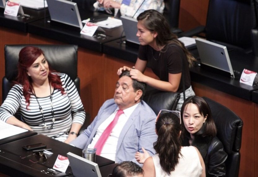 nero_vermx's tweet photo. @delosantos2 @AlEx_Col_06 @L_Boop @lopezobrador_ X tu #Gfa

Sería menos💩q cualquiera d tod@s l@s candidat@s

Eso querías saber?

Advirtiendo q l@s 3 son una basca, tu candidata es la peor porquería

Una🐀 inepta q odia al pueblo, mediocre y títere d #AMLO

Quien quede, tenemos #RevocaciónDeMandato o resistencia civil

#Servido https://t.co/RvRfukQALh