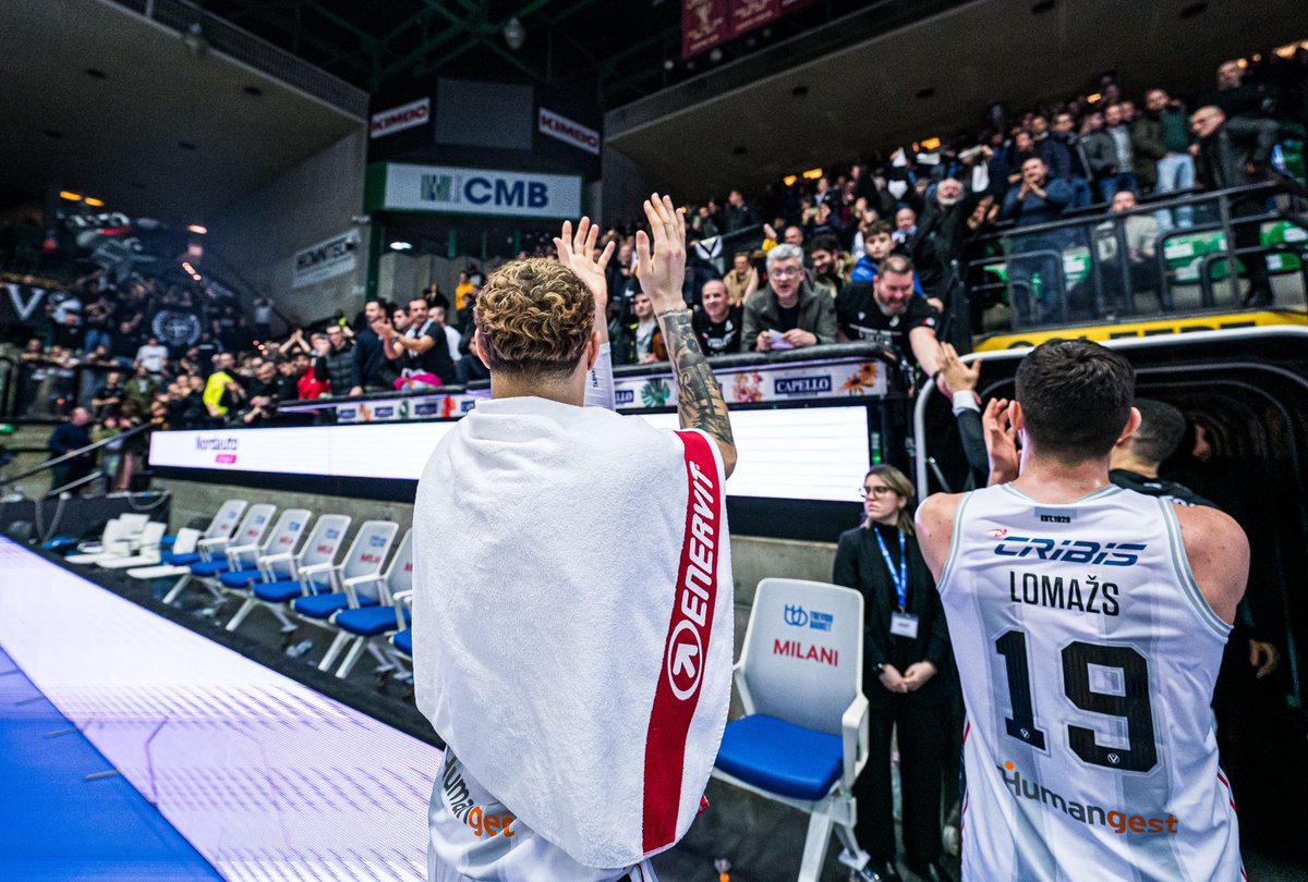 V di Vittoria 🤍🖤
#AmarsiAncora