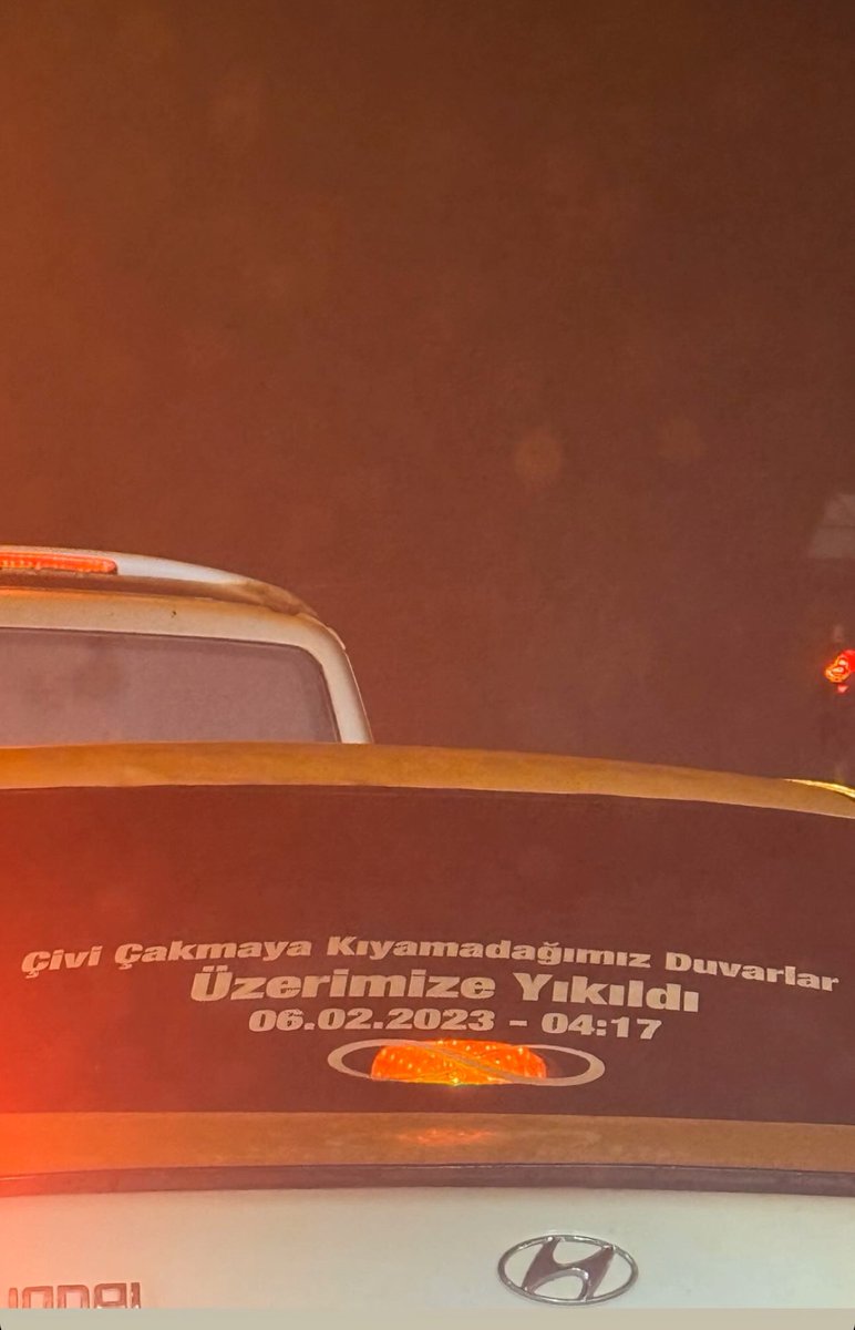 Uyumak için ışıklarını kapattığımız evlerimizin ışıkları bir daha hiç açılmadı...04:17... 

#6subat2023