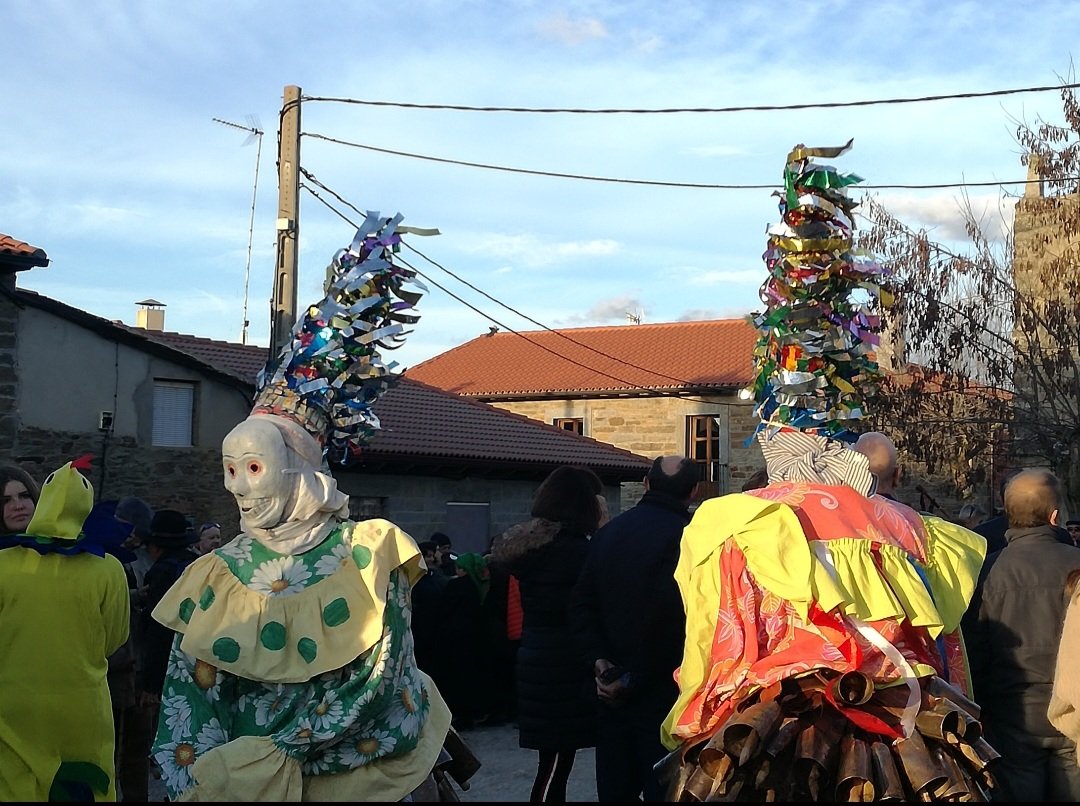 ACLosAntruejos's tweet photo. 🎭 ¡¡Quedan sólo 4 días para crear momentos especiales e inolvidables!! 🎭

#vdv #Carnaval2024 #Carnaval #Villanuevadevalrojo #FIESTA #mascarada #zamora https://t.co/yCpI2kubt1
