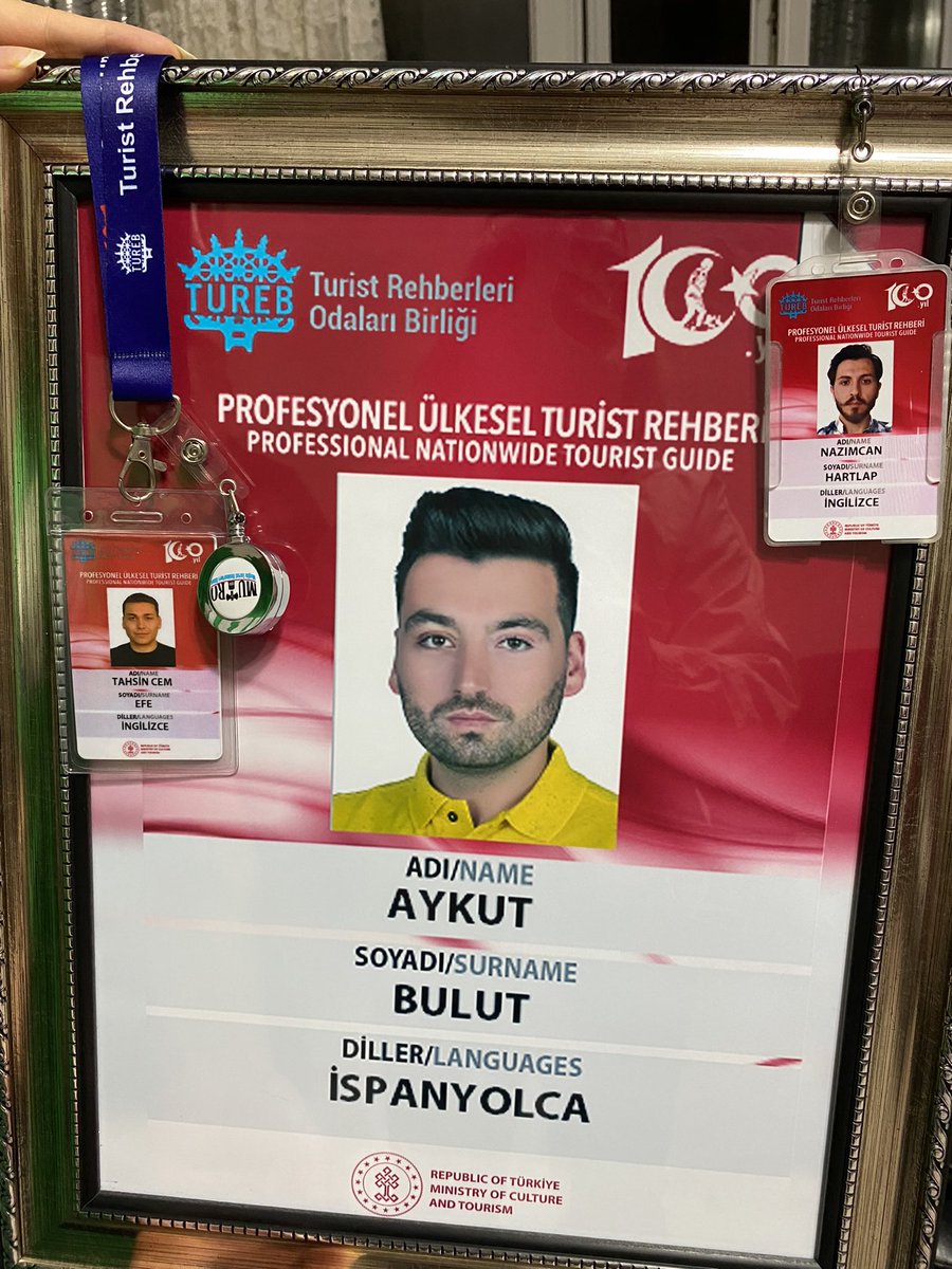 llegendarry's tweet photo. 1 sene oldu. Geçen sene bugün her gün bana iyi geceler dilemeden uyuyamayan abim son iyi gecelerini yazdı .Sıradan bir günde sıradan bir uykuya yattım ve sabah hiç bilmediğim yıkılmış bir şehirde enkaz  başında abimin çıkartılmasını bekliyordum. #isiasortakdavamız https://t.co/qAejfKtXvD