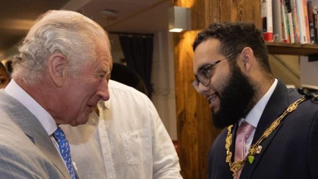 Hamza_Taouzzale's tweet photo. Saddened by the news that’s come out regarding His Majesty the King, this evening. Wishing him a speedy recovery against his battle with cancer. An issue I am, unfortunately, far too familiar with. https://t.co/wTsI09dHXD