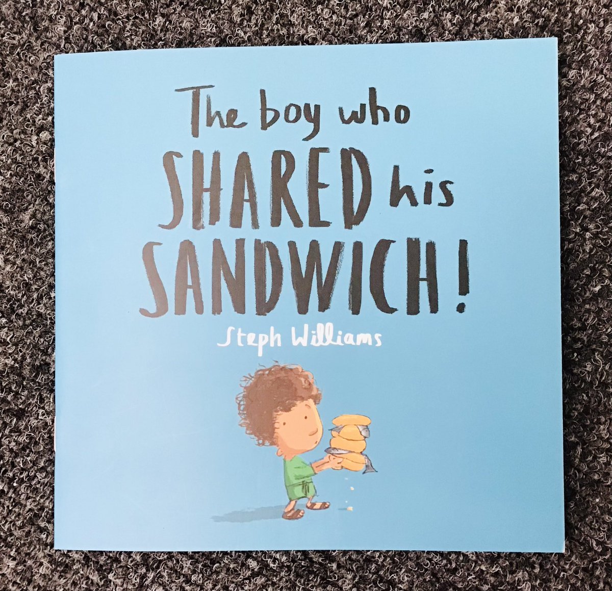 EYFSSJV's tweet photo. In RE, we have been learning about one of Jesus’ miracles where he fed 5,000 people with only 5 loaves 🥖 and two fish 🐟 🧺 Today, we shared a story called ‘The Boy Who Shared His Sandwich’ and told the story through Godly play ✝️ #SJVRE https://t.co/kOkcVdfDmQ