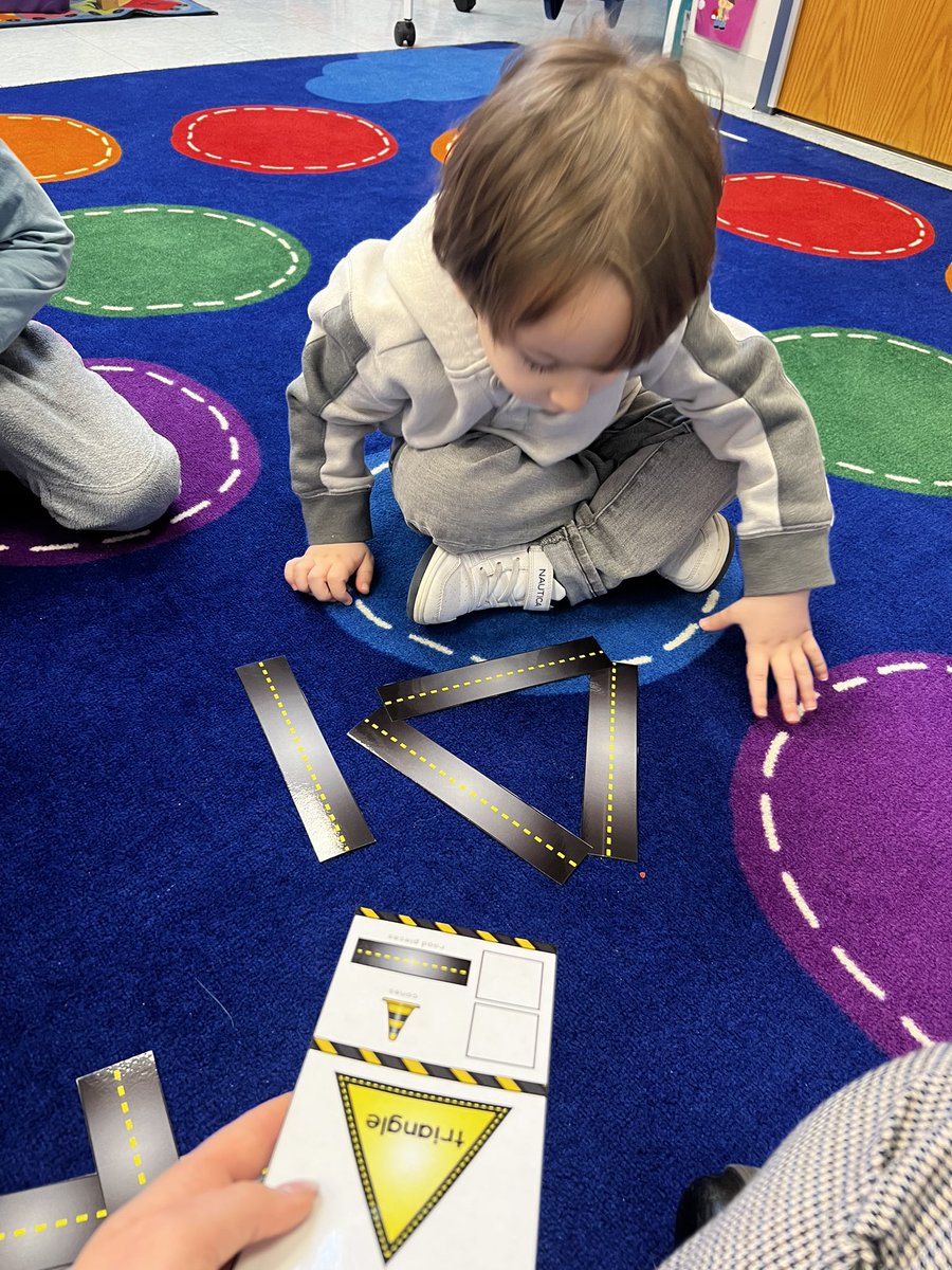 slevin_prek's tweet photo. Shape construction! PreK busy at work! π§ π¦Ί ποΈ #fhleads #buildingstudy https://t.co/cLUAFZTTc6