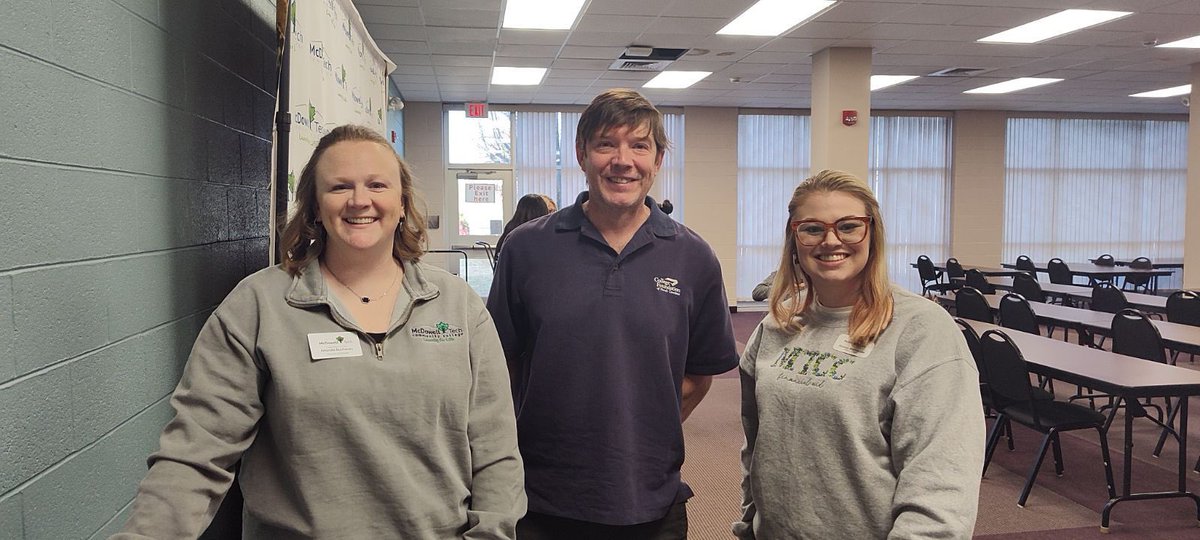 McDowellTechCC's tweet photo. Last week, MTCC collaborated with @CFNC  to host two sessions where parents could ask questions and receive help filling out their FAFSA.

We plan to do this annually, so keep an eye out for our next event!

#CFNC #financialaid #FAFSA #comunitycollege #learngrowdream https://t.co/SnUsqsumlg