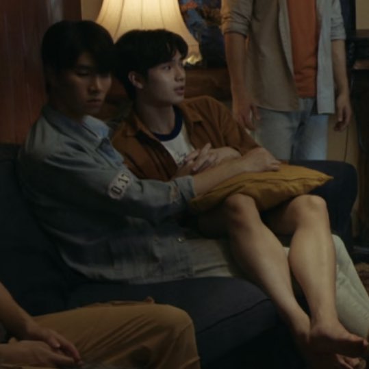 thatgirllainie's tweet photo. #DFF_EP2: Aren’t Tee and White together because with all of this he has been trying to escape with Top and not White his bf ?????? Very weird/very sus
#เพื่อนตายDFF https://t.co/z7gCXPbK39