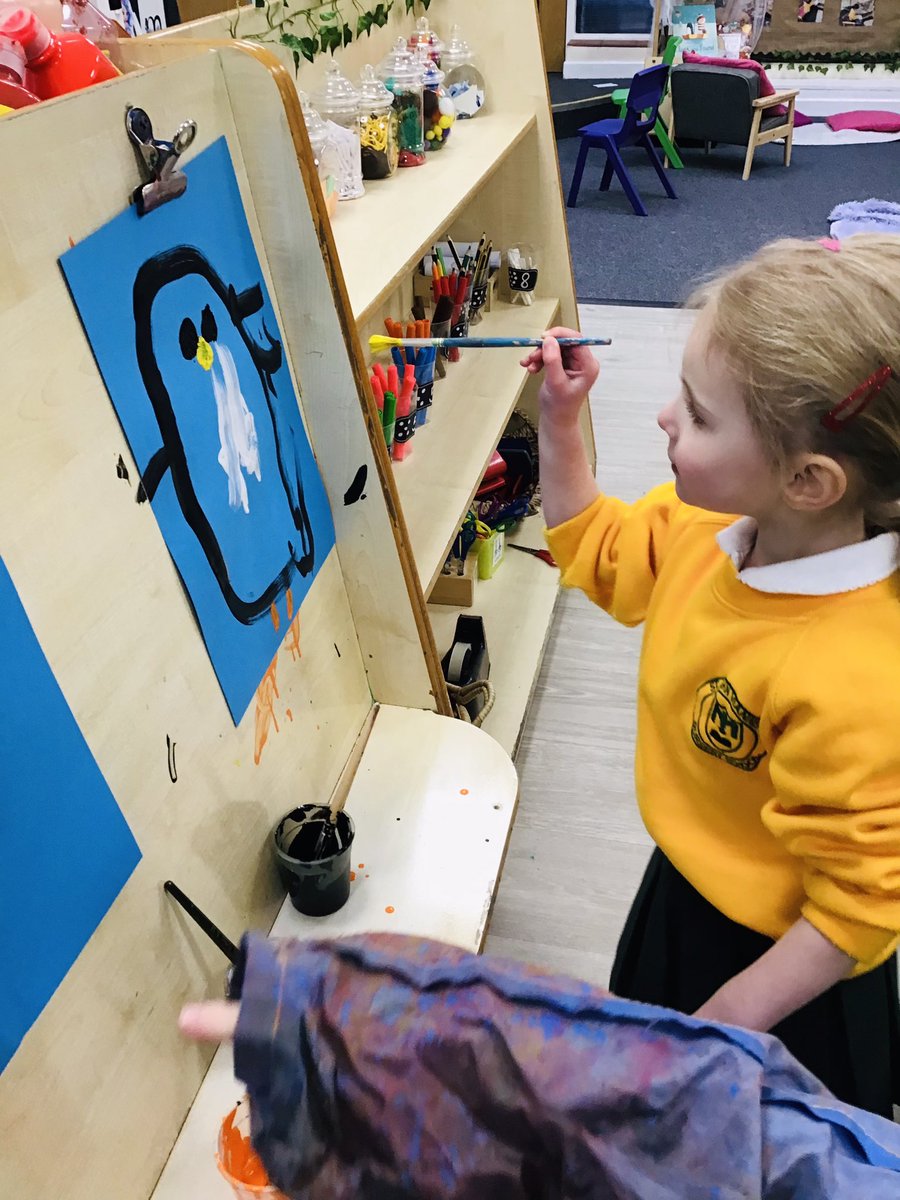 EYFSSJV's tweet photo. We read a lovely story called ‘Lost and Found’ today about a Penguin who was lost and lonely, until he found a friend! We then had a go at painting our own Penguins 🐧 🎨 #SJVArt https://t.co/nfAt5jaUqY