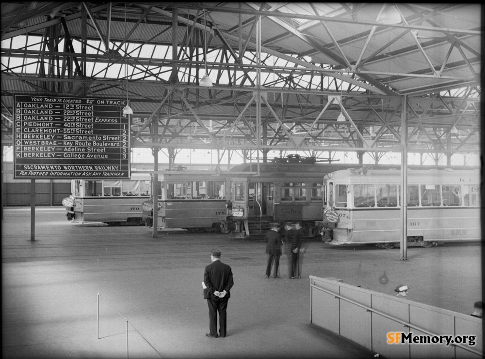 SFMemory Update today, 171 images from 1938-1953
Transit Galore: Lots of Ferryboats, Key System, Sacramento Northern, Marin County, Oakland, Berkeley and more. sfmemory.org/Update/2024-02… #sfhistory