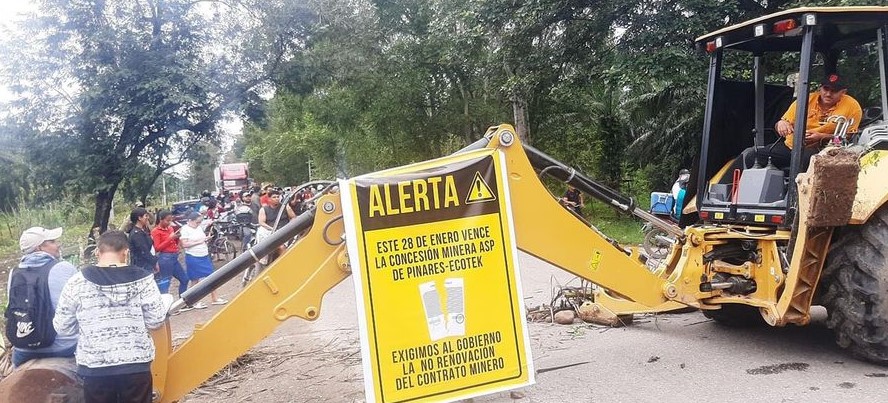 Avispa_Midia's tweet photo. #Honduras Comunidades protestan contra termoeléctrica que generará energía para minería; exigen al gobierno rechazar renovación de concesión.

👉 https://t.co/go12iCR5sN 🐝

#JusticiaParaGuapinol
#NoAlMegaproyecto
#GuapinolExigeJusticia https://t.co/wPlo7EBCdw