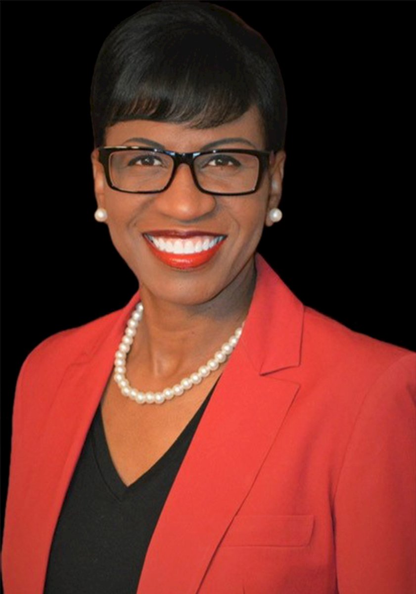 CAW has a new CAO! Jo Courtney joined us on January 22nd. She will employ nearly 30 years of government &amp; operational experience to oversee Finance, Customer Service, Information Services, Human Resources and Communications departments. Welcome, Jo! 💙💚💧 carkw.com/about/our-team…