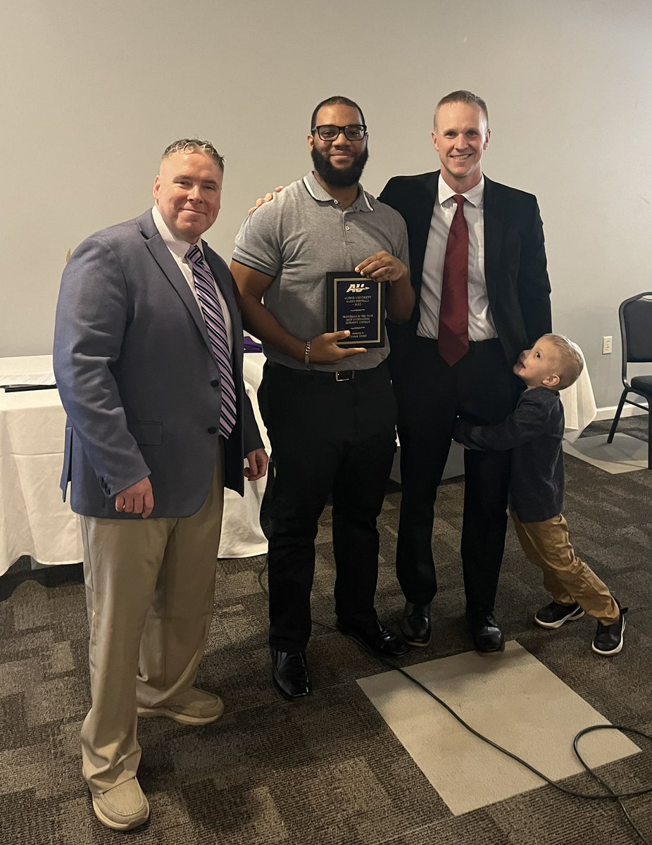 AUSaxonFootball's tweet photo. The 5th award of the night was our trenchmen of the year. This award goes to a OL/DL that performed at a high level all year!

Carter Fronk &amp; Tyreek Ormil https://t.co/imai17mvgE