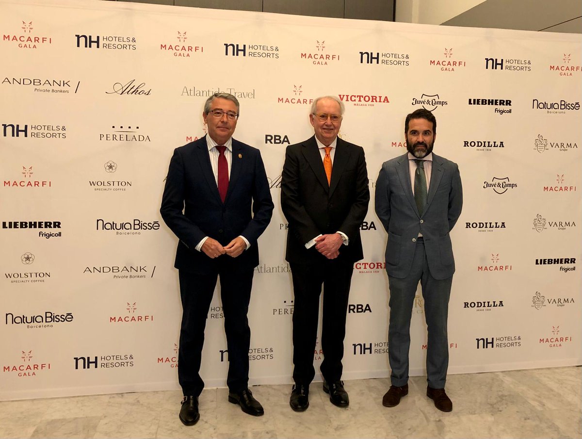 diputacionMLG's tweet photo. El presidente de la @diputacionMLG, @Francissalado, ha subrayado en la gala de los #Premios #Macarfi que la #CostaDelSol es un destino líder y de referencia por su apuesta por la calidad, que en materia agroalimentaria y de restauración se materializa a través de @SaboraMalaga https://t.co/LPXEdLsFgu
