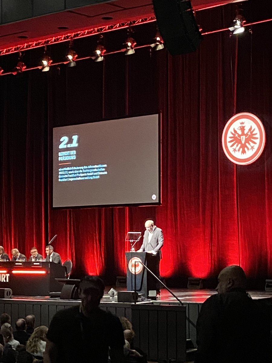 "Sport ist nie nur unpolitisch, ich habe unsere Satzung immer als Leitbild gesehen. Der Sport dient dem friedlichen Zusammenleben der Menschen, da ist kein Platz für Rassismus, Antisemitismus und Diskriminierung." Peter Fischer

#SGE mein Verein
#Haltung #Werte #Frankfurt