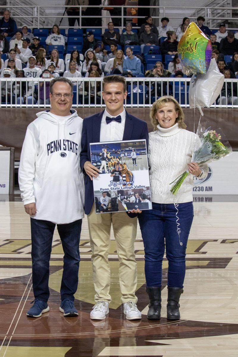 PSU Lehigh Valley (@psulehighvalley) on Twitter photo PSU-LV Whiteout🏀🐾 and Women's Basketball ⭐Senior Night!⭐
Dr. Richardson, our Chancellor and Dr. Min, Director of Business Programs made guest coach appearances and assisted in the courtside celebration of our female players who will be graduating this spring! PSU-LV Whiteout🏀🐾 and Women's Basketball ⭐Senior Night!⭐
Dr. Richardson, our Chancellor and Dr. Min, Director of Business Programs made guest coach appearances and assisted in the courtside celebration of our female players who will be graduating this spring!