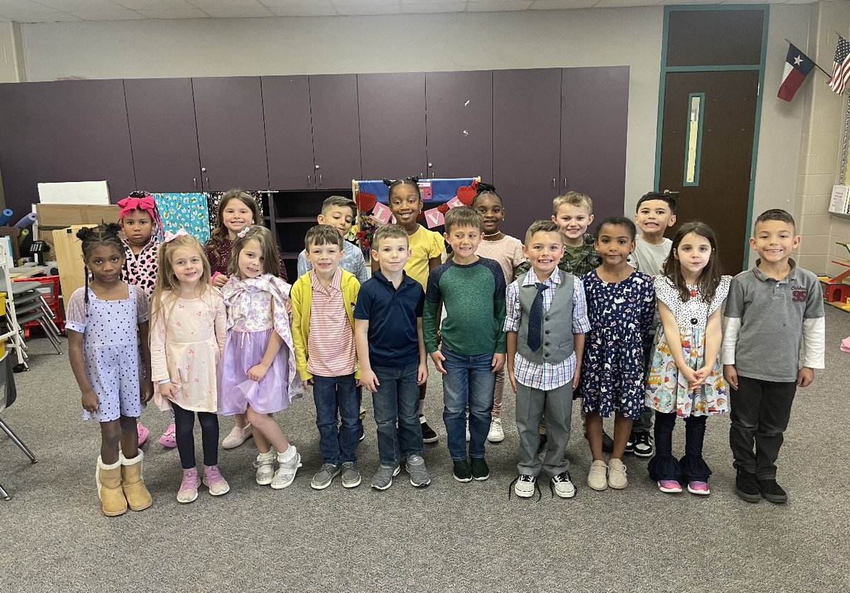 Katie Baker (@katiebakermbe) on Twitter photo Picture Day! Smile!!! 😬📸
#shinealight #senditon #mbeisfamily
#HumbleISD_MBE #nextkidup
#HumbleISDFamily <a href="/HumbleISD_MBE/">Maplebrook Elem</a> Picture Day! Smile!!! 😬📸
#shinealight #senditon #mbeisfamily
#HumbleISD_MBE #nextkidup
#HumbleISDFamily <a href="/HumbleISD_MBE/">Maplebrook Elem</a>